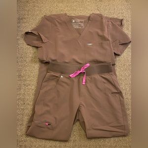 FIGS Smokey Taupe Set XS